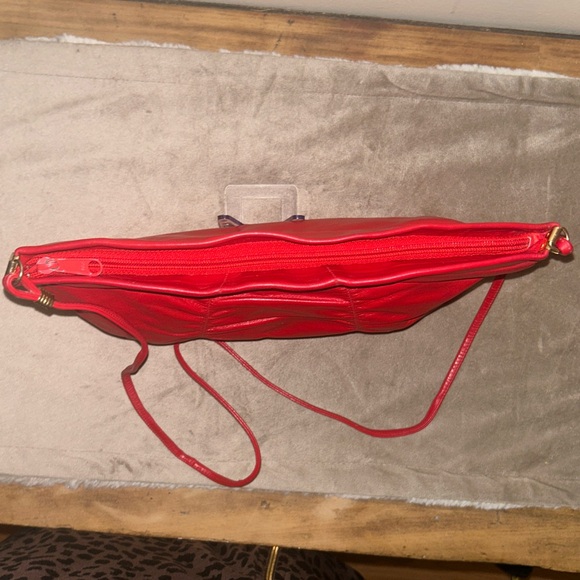 Vintage Red Gathered Soft Leather Crossbody Clutch Bag - Picture 5 of 12